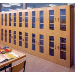 Imagen de Armarios con puertas de madera.